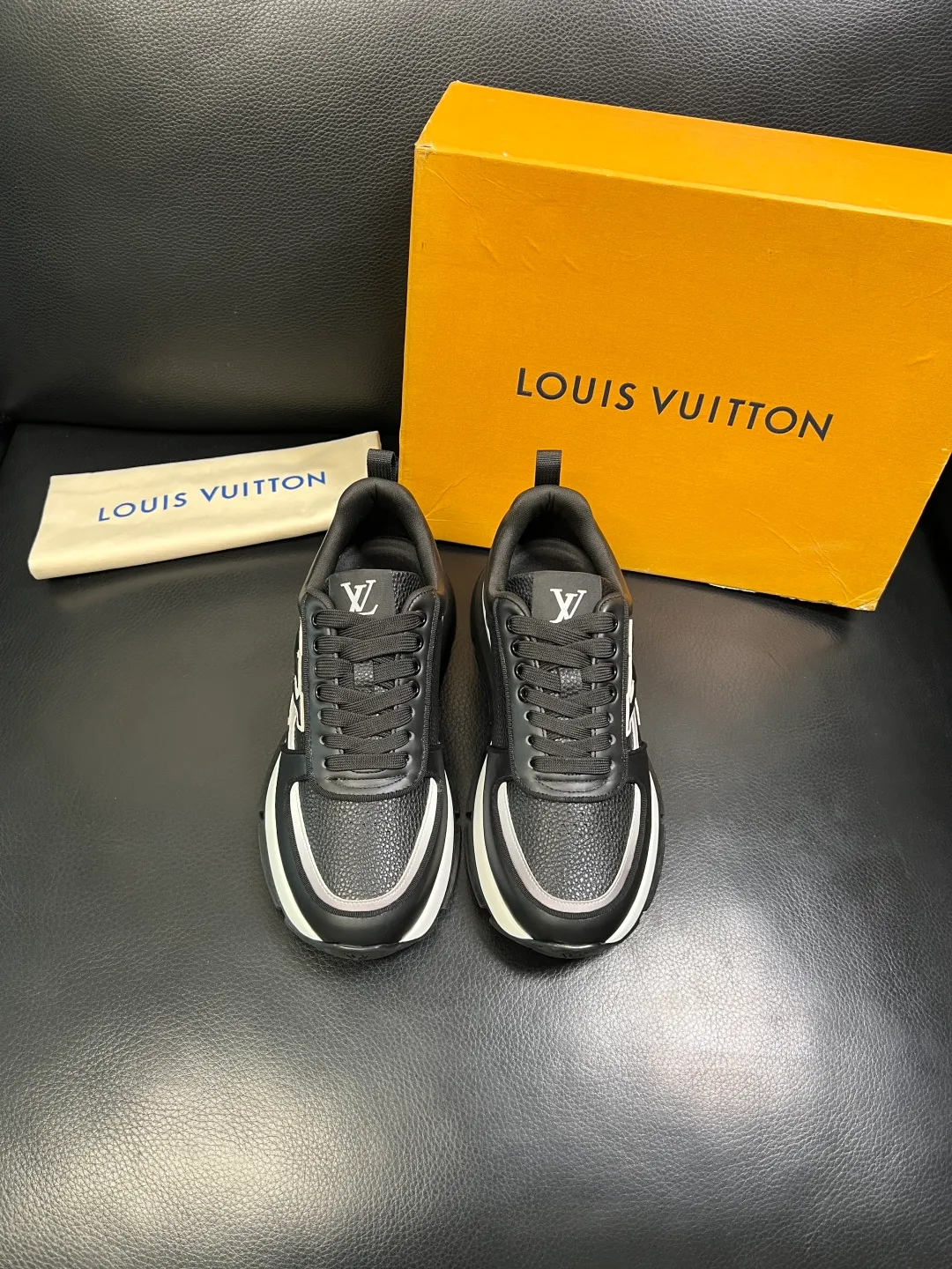 Men's shoes 💰 780 Lv High quality top crafts Louis Vuitton, sports sneakers counter synchronization, uppers imported from Italy, high-quality splicing with colorful and complex crafts, imported lambswool lining soft and comfortable, soles: original soles specially provided by the original factory, T men's shoes 💰U exclusive movable molded soles super comfortable, original and single goods, high quality, welcome to compare, code number 39-44 (customized 38 45)
